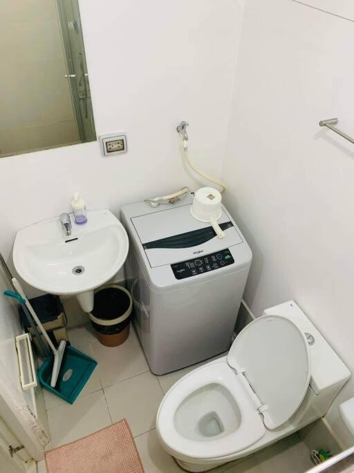 Apartment Affordable With Balcony Near Boni Mrt Manila