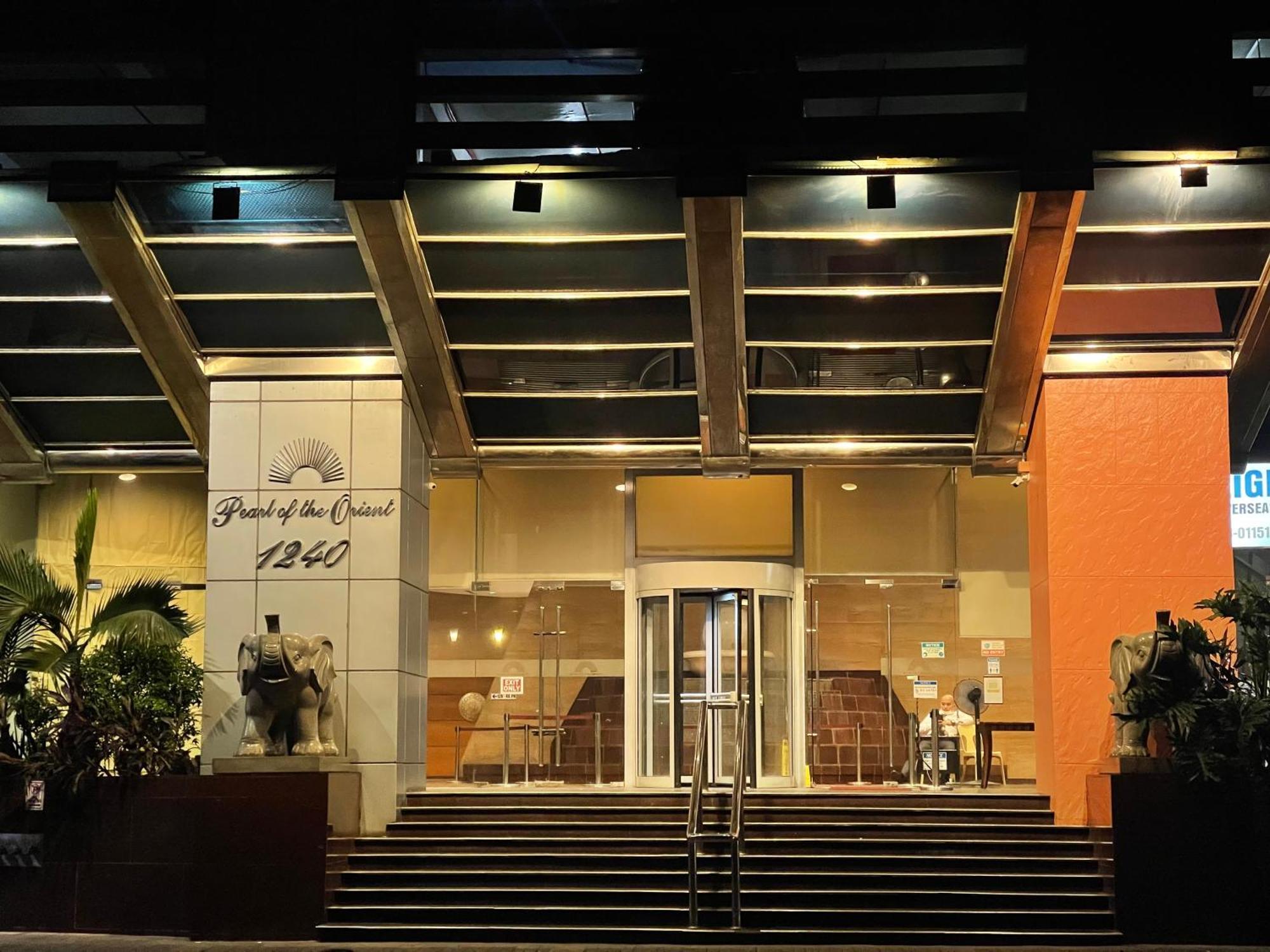 1br At Pearl Of The Orient Tower In Front Of Us Embassy *