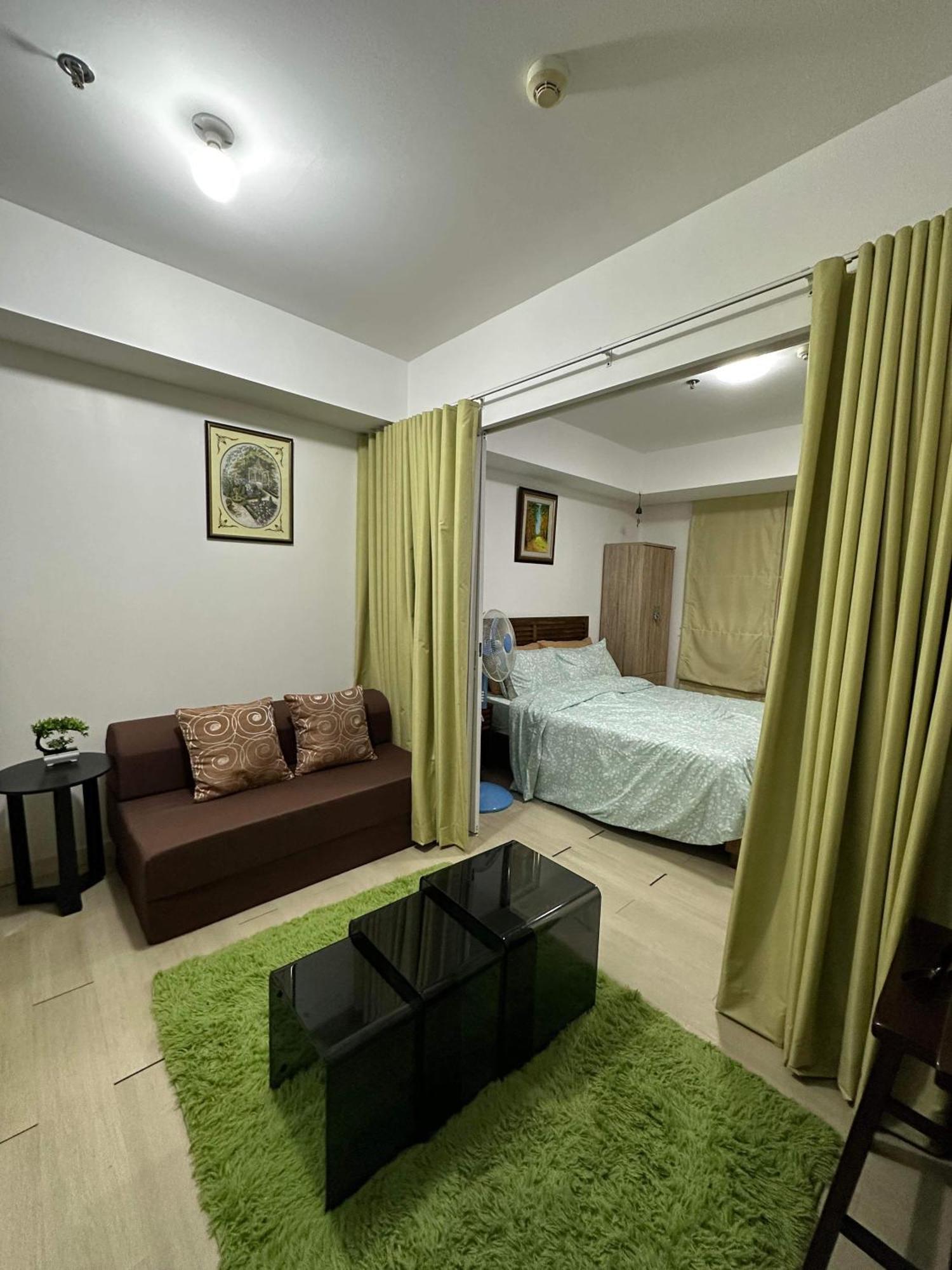 Apartment Staycation With Wave Pool At Azure Urban *