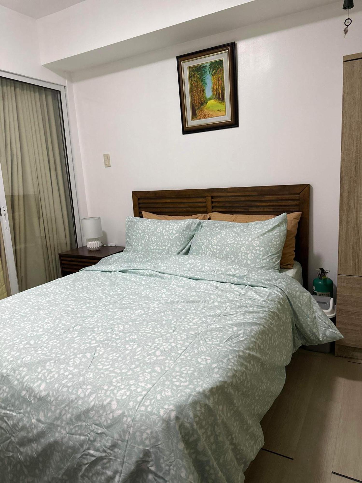 Apartment Staycation With Wave Pool At Azure Urban