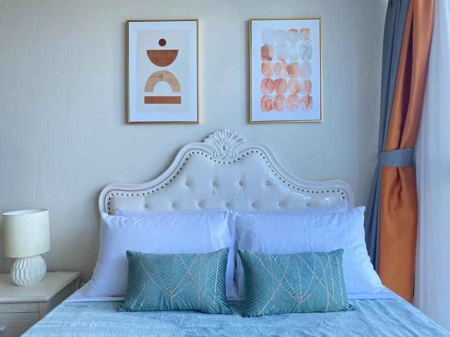 Bgc Skyline 2br With Parking In Uptown Bgc Apartment Manila