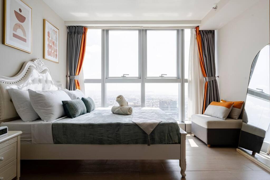 Bgc Skyline 2br With Parking In Uptown Bgc Apartment