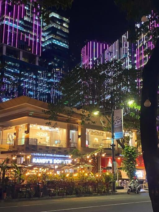 Apartment Faye's Cozy & Modern 1br At Uptown Bgc *