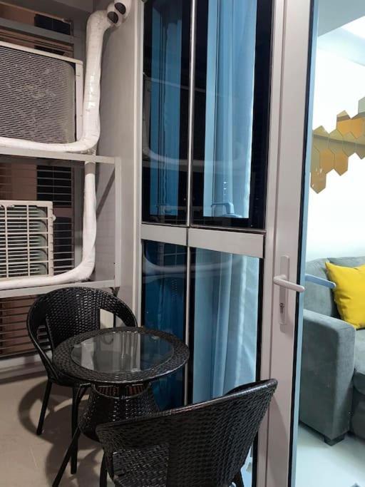 Faye's Cozy & Modern 1br At Uptown Bgc Manila