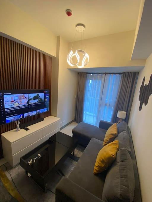 Faye's Cozy & Modern 1br At Uptown Bgc * Manila