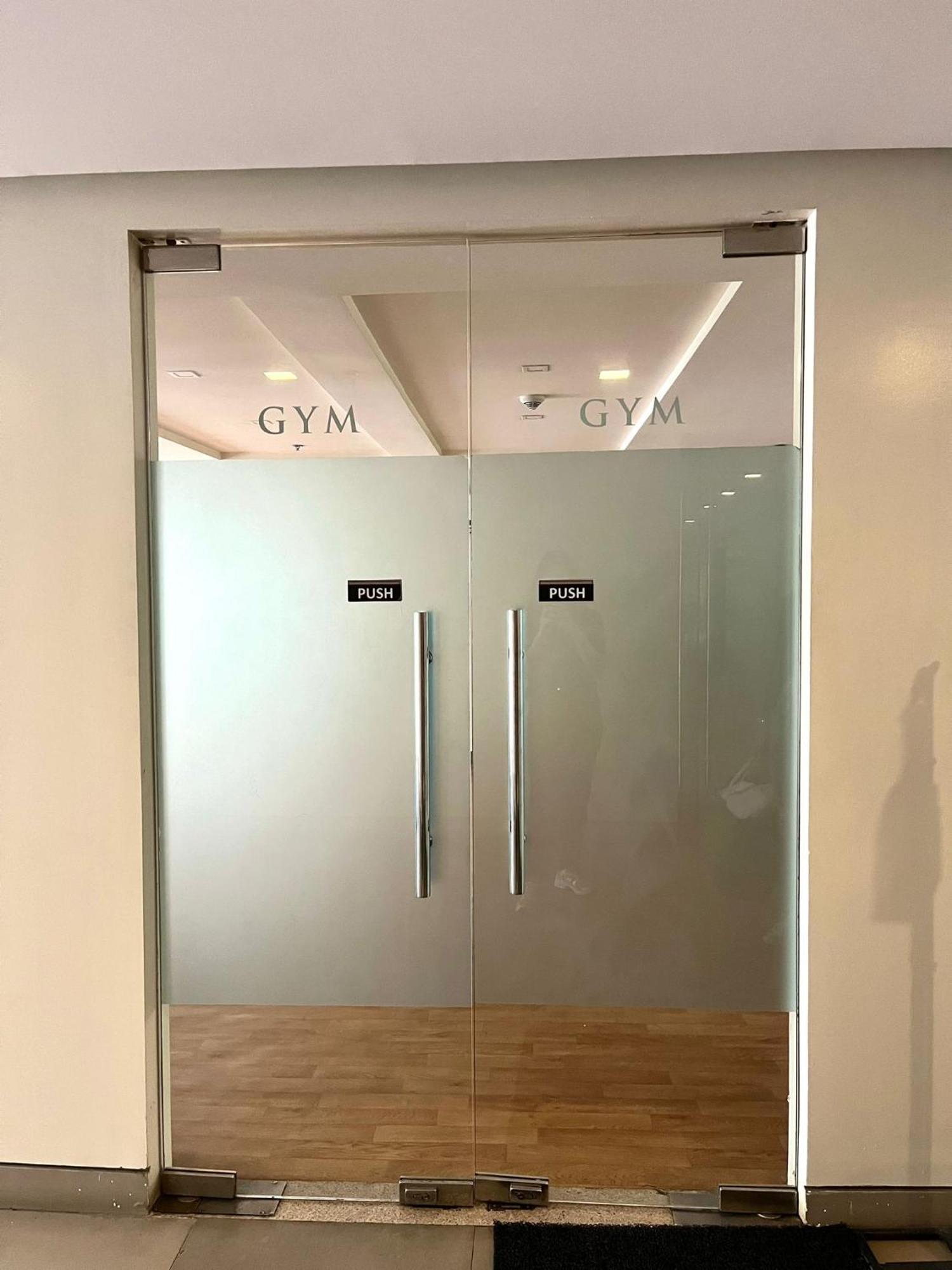 At 81 Newport Boulevard Near Naia With Free Access To Amenities Up To 2 Pax *