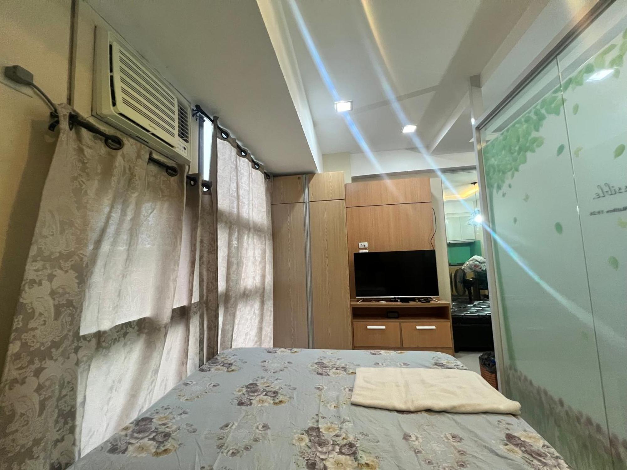 Mckinley Hill, Venice Grand Canal Apartment Manila