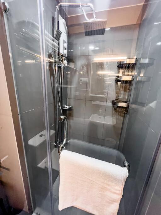 1br Makati, Air Residences M003 *