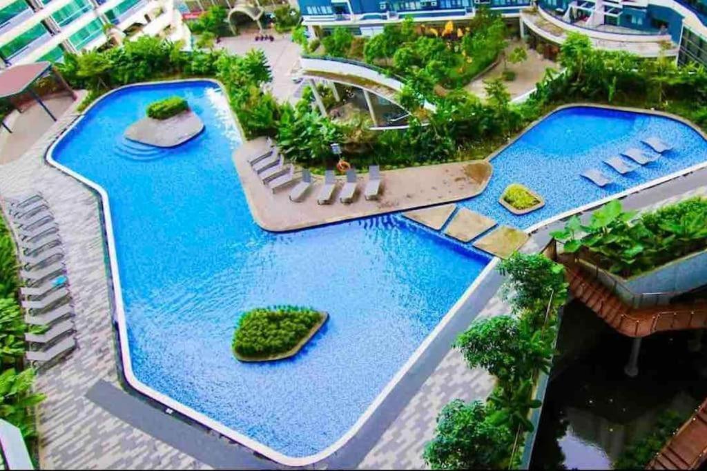 Cozy And Modern Comforts At Air Residences Makati * Manila