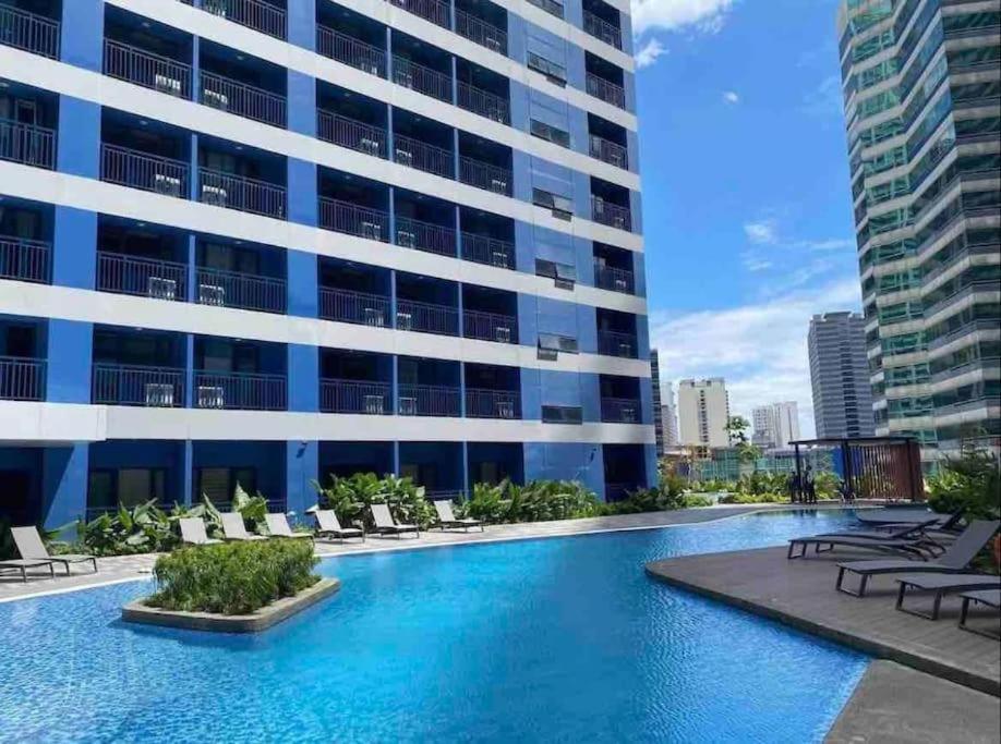 Cozy And Modern Comforts At Air Residences Makati *