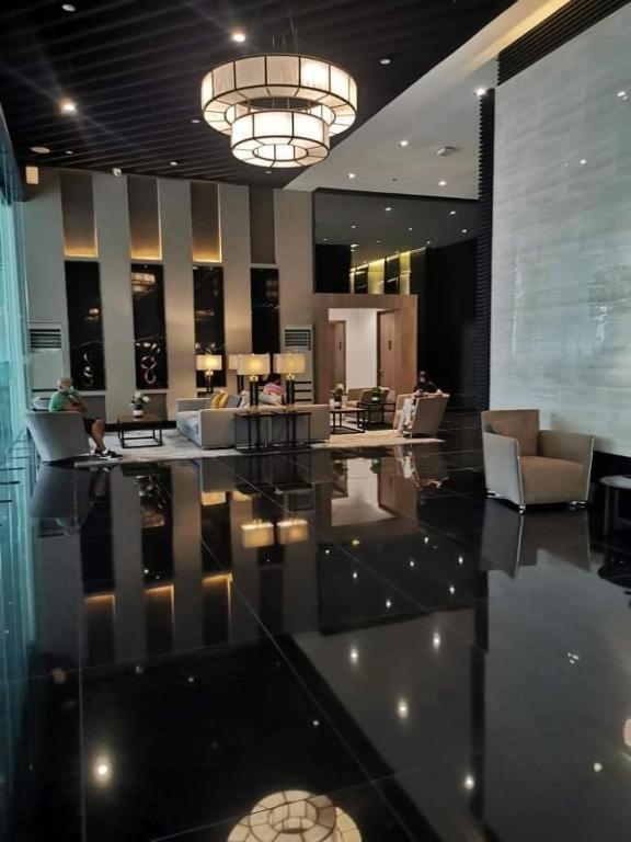 Cozy And Modern Comforts At Air Residences Makati Apartment *
