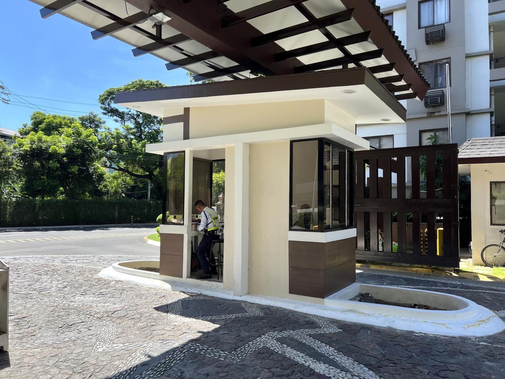 Stunning 2br Apt, 65 Sq M Netflix At Rosewood Pointe Residences Near Bgc Apartment *