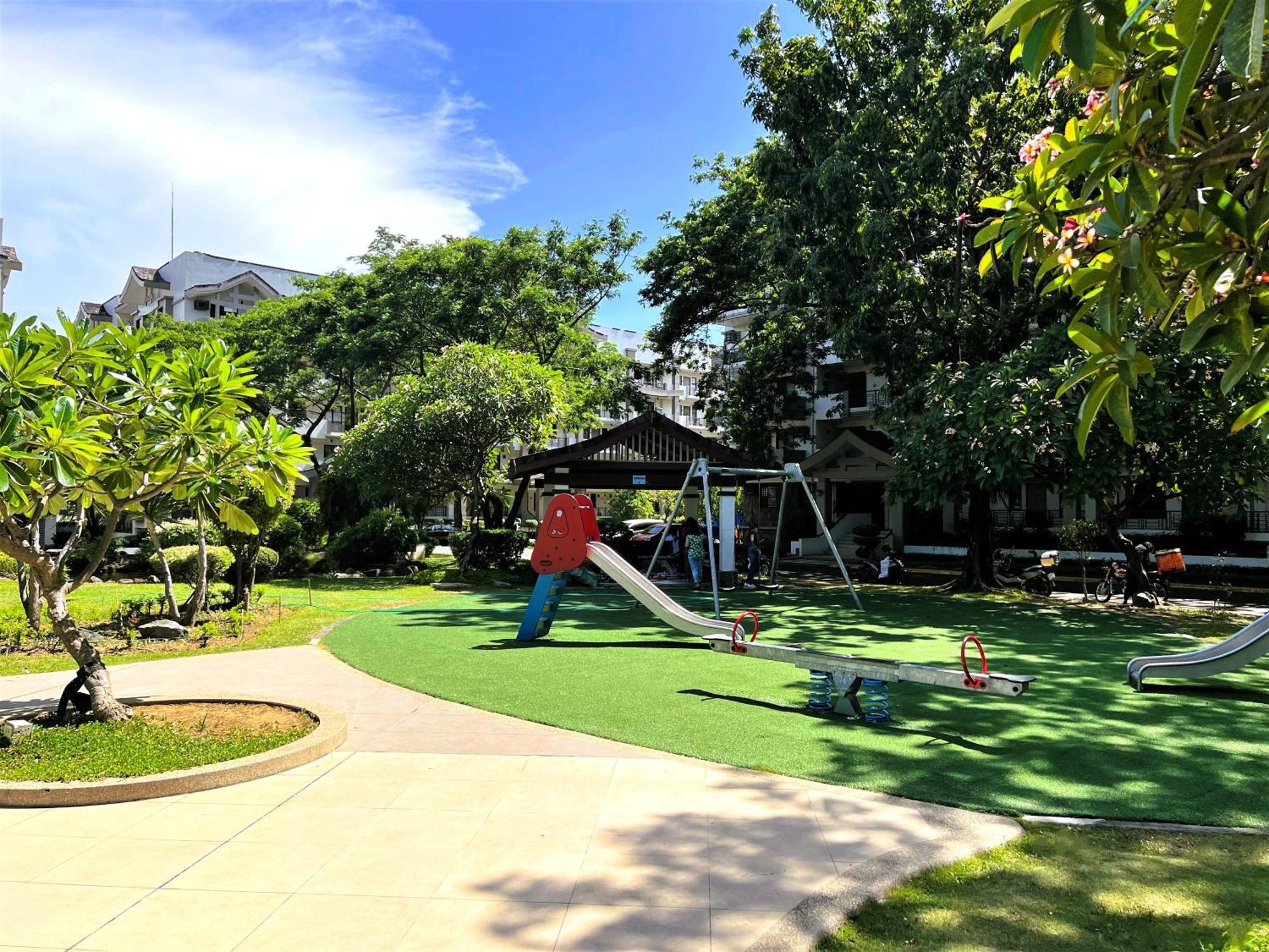Stunning 2br Apt, 65 Sq M Netflix At Rosewood Pointe Residences Near Bgc Apartment Manila