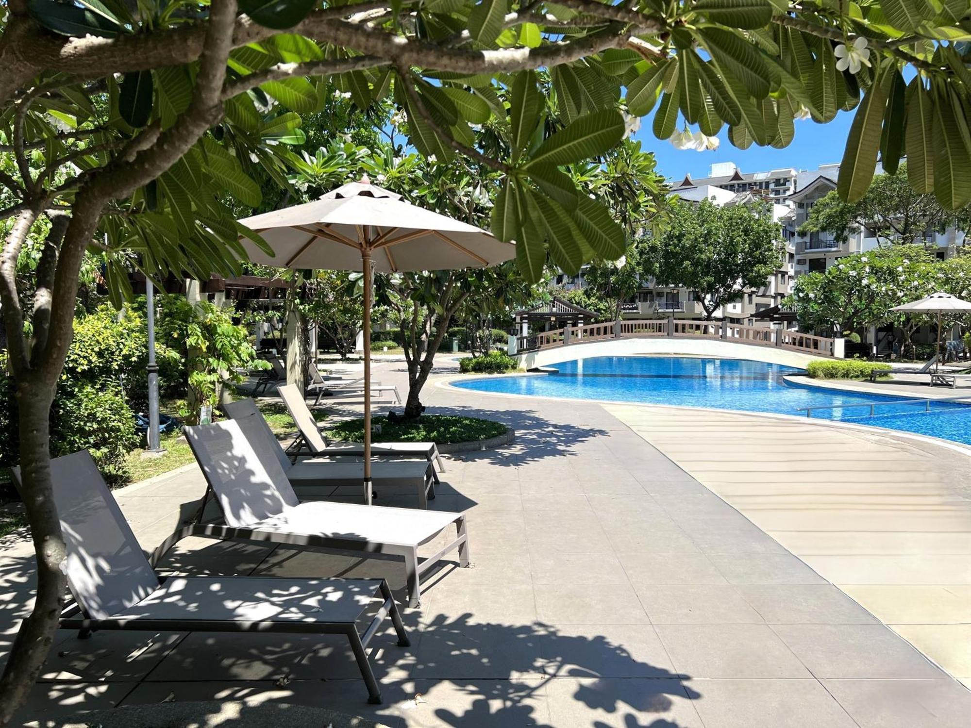 Stunning 2br Apt, 65 Sq M Netflix At Rosewood Pointe Residences Near Bgc Apartment Manila