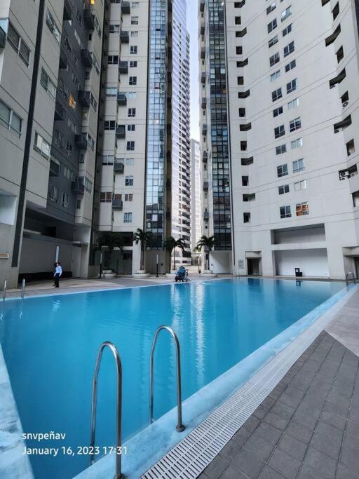 Victoria Tower B Bgc, Taguig Apartment