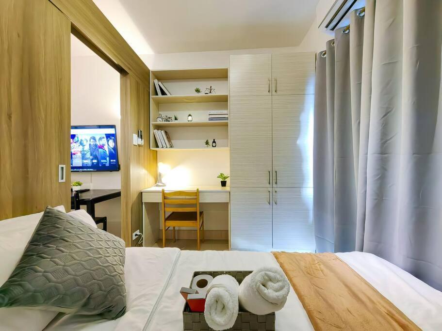 1br Unit Condotel W Balcony Fame Residences -fm03 Apartment Manila