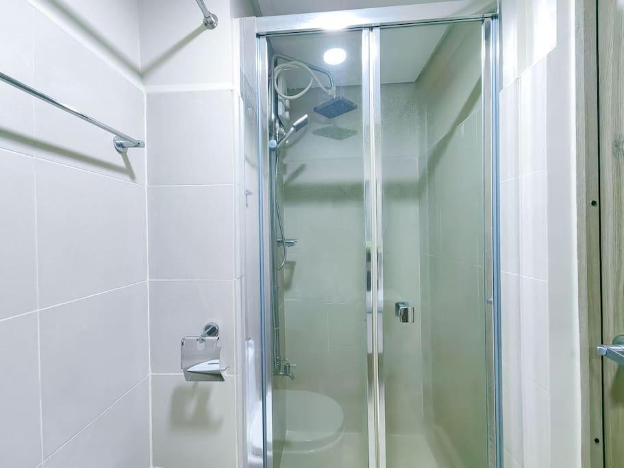 Apartment 1br Unit Condotel W Balcony Fame Residences -fm03 Manila