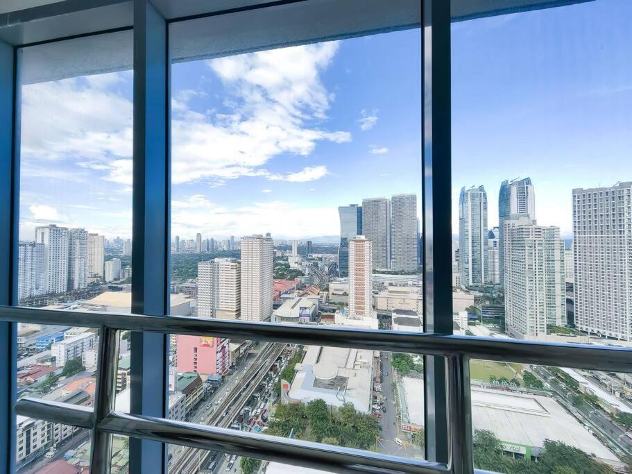 Apartment 1br Unit Condotel W Balcony Fame Residences -fm03 Manila