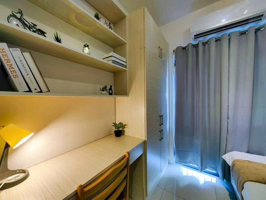 1br Unit Condotel W Balcony Fame Residences -fm03