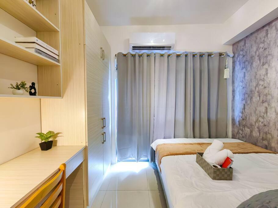 1br Unit Condotel W Balcony Fame Residences -fm03 Apartment