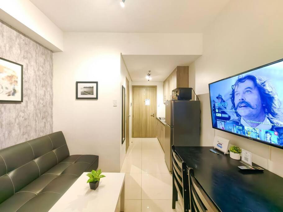 Apartment 1br Unit Condotel W Balcony Fame Residences -fm03 *