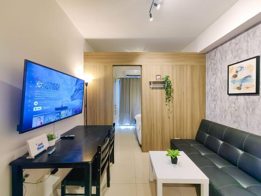 1br Unit Condotel W Balcony Fame Residences -fm03 Manila