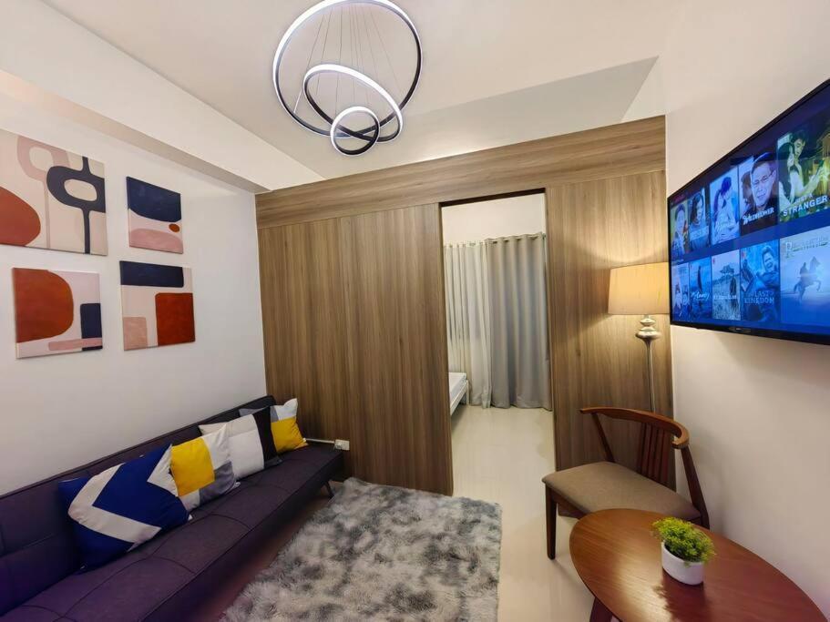 Apartment 1br Unit Condotel W Balcony Fame Residences -fm01 *