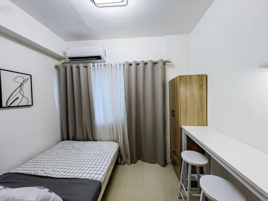 1br Unit Condotel W Balcony Fame Residences -fm01 Apartment *