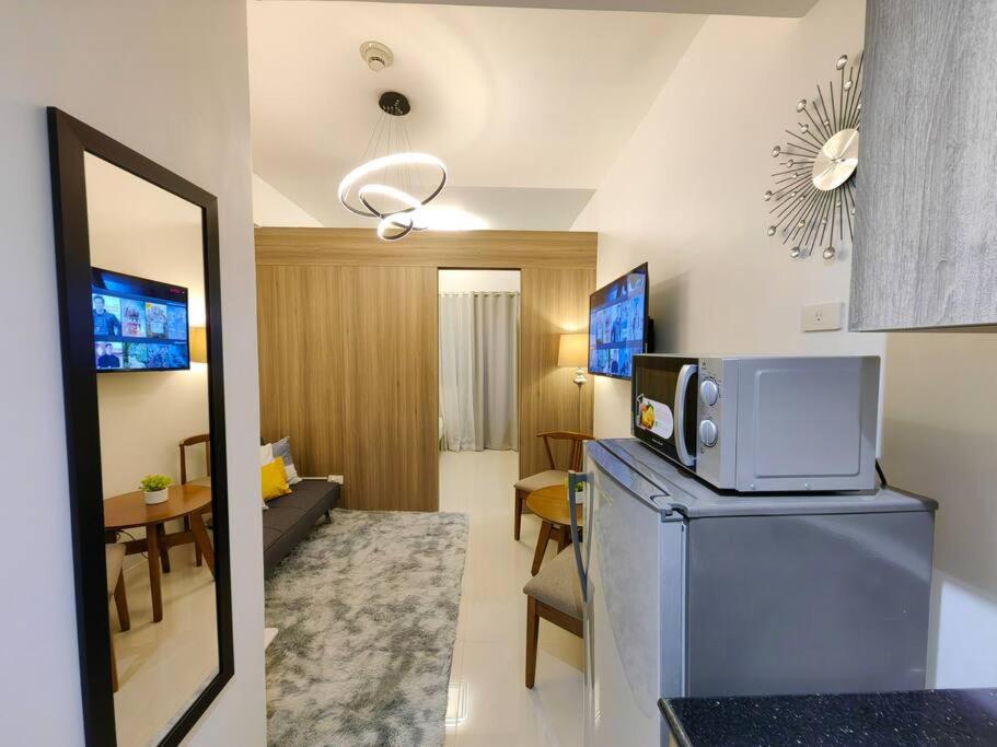 1br Unit Condotel W Balcony Fame Residences -fm01 Apartment Manila