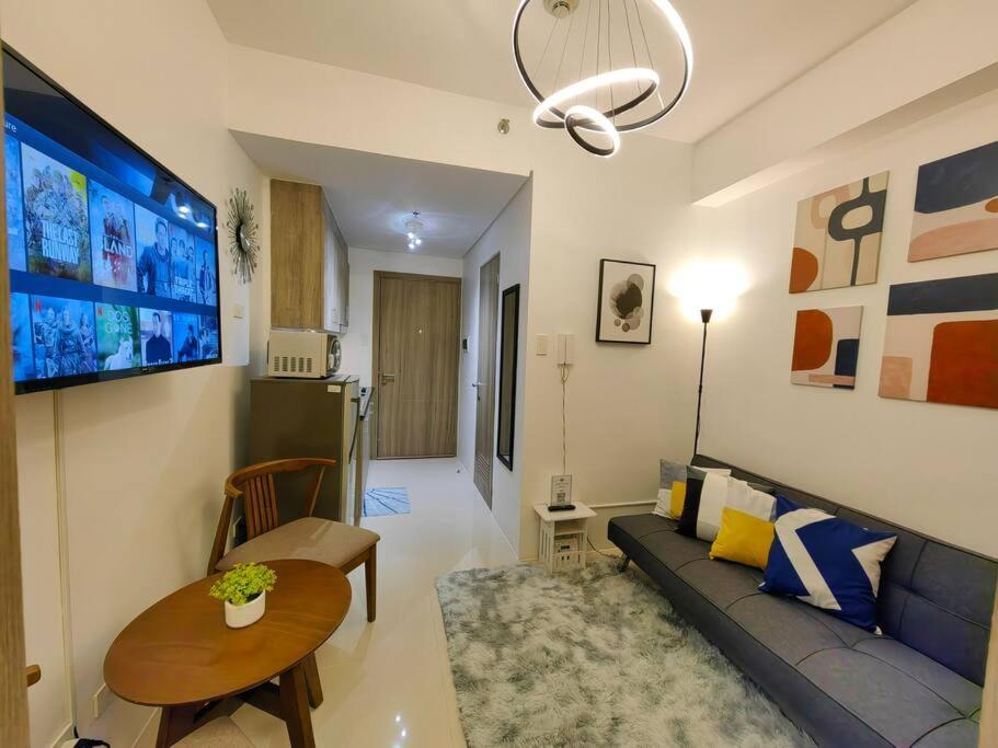 Apartment 1br Unit Condotel W Balcony Fame Residences -fm01 *