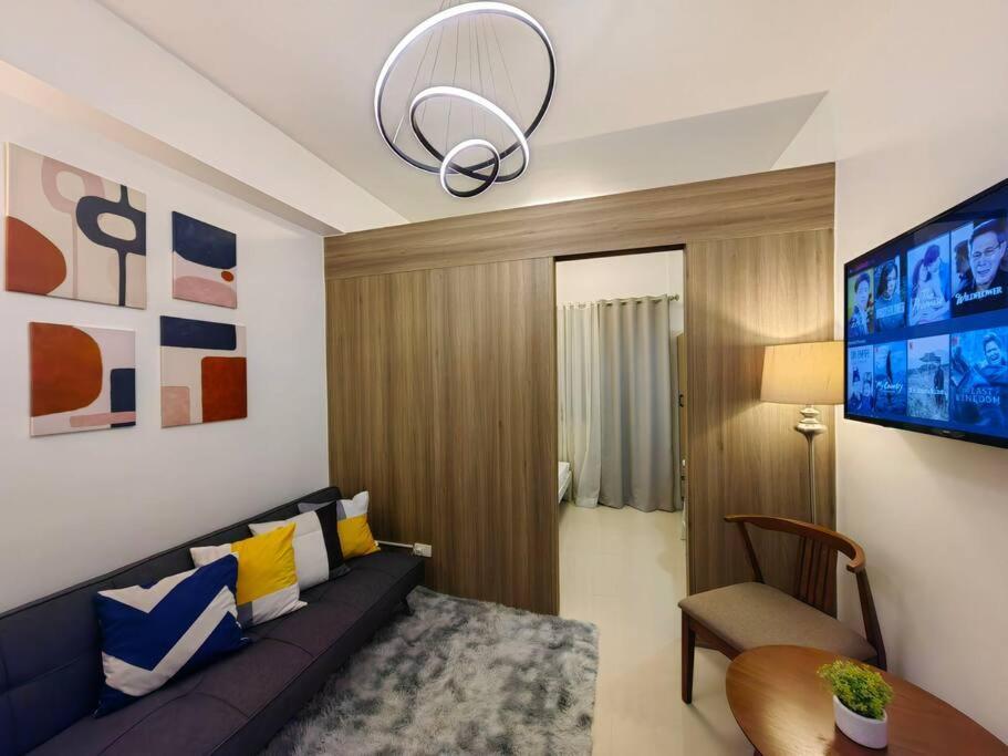 1br Unit Condotel W Balcony Fame Residences -fm01 * Manila