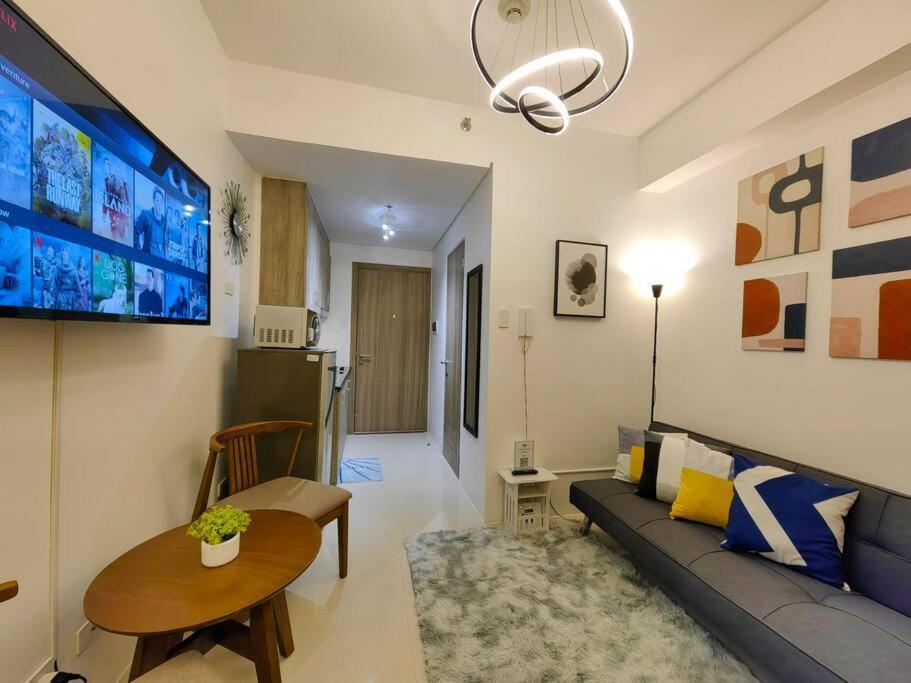 1br Unit Condotel W Balcony Fame Residences -fm01 Apartment