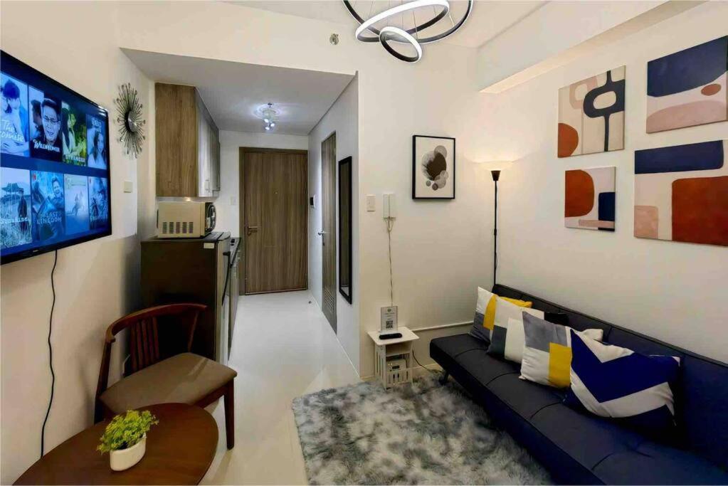 1br Unit Condotel W Balcony Fame Residences -fm01 *