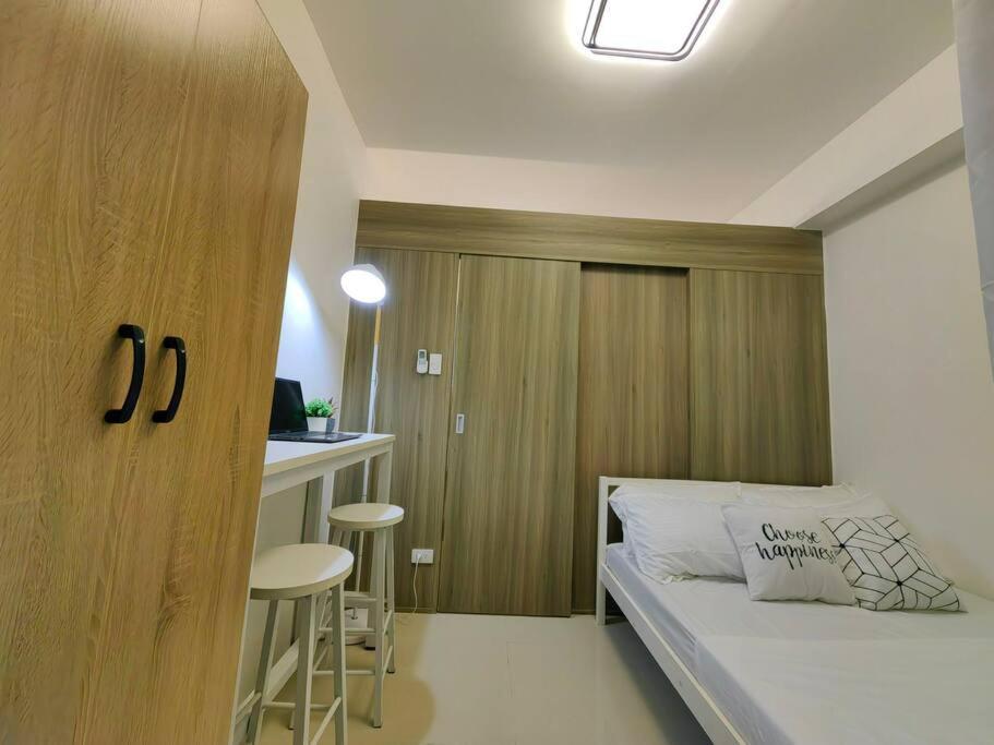 1br Unit Condotel W Balcony Fame Residences -fm01 Apartment