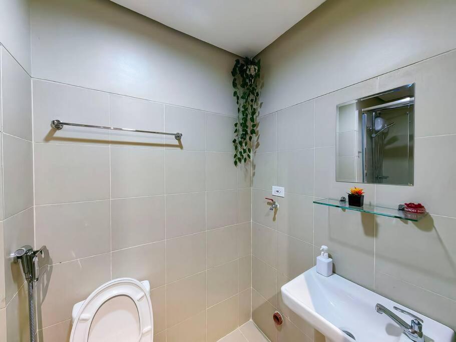 1br Unit Condotel W Balcony Fame Residences -fm01 *
