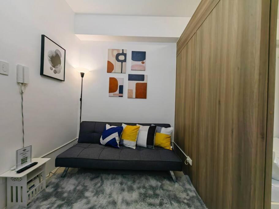1br Unit Condotel W Balcony Fame Residences -fm01 * Manila