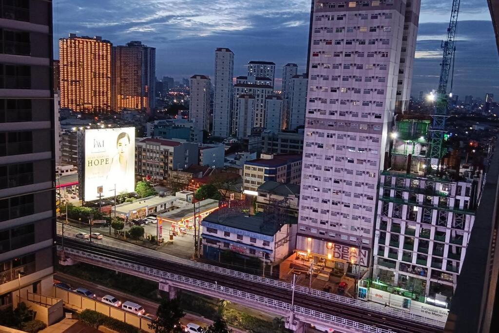 1br Unit Condotel W Balcony Fame Residences -fm01 Apartment