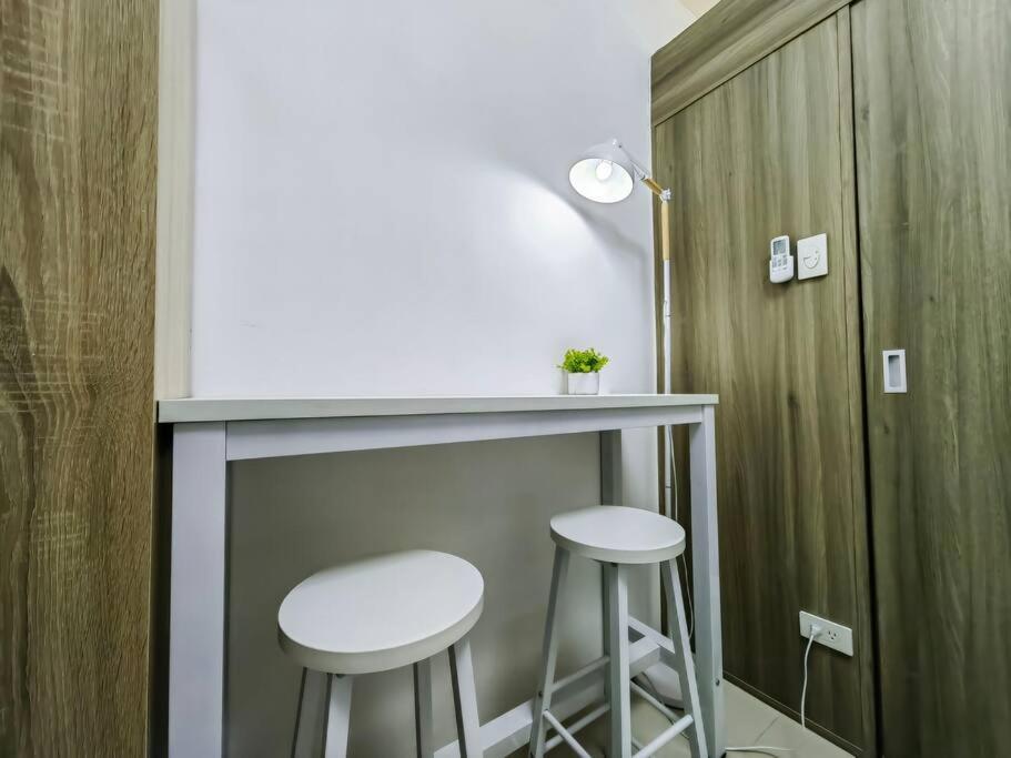 1br Unit Condotel W Balcony Fame Residences -fm01 Apartment Manila