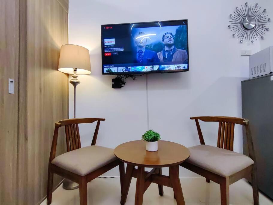 1br Unit Condotel W Balcony Fame Residences -fm01 * Manila