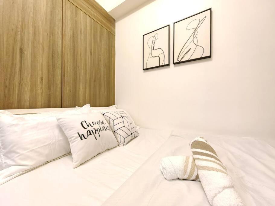 Apartment 1br Unit Condotel W Balcony Fame Residences -fm01