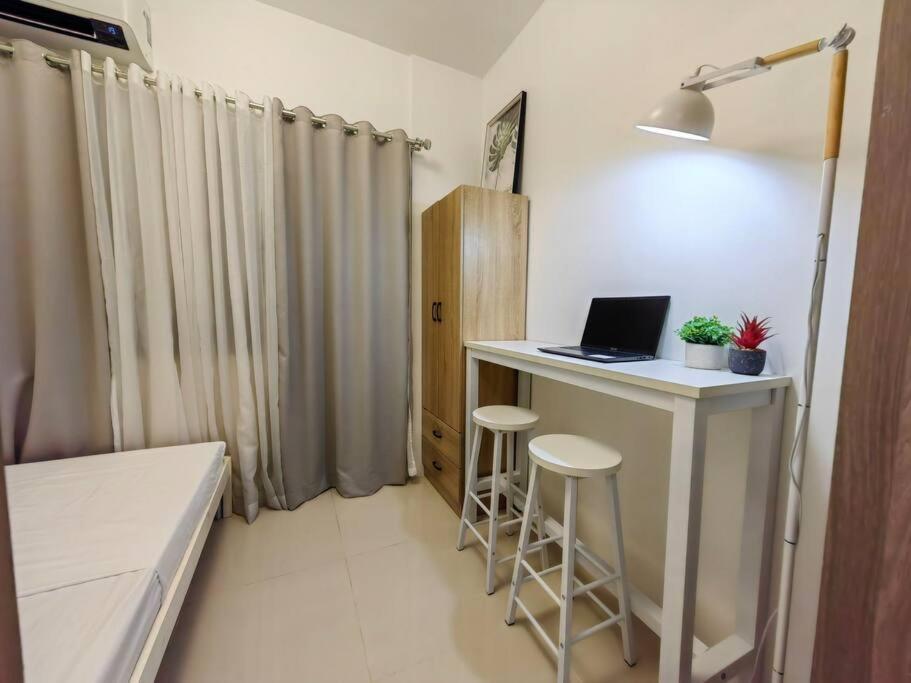 Apartment 1br Unit Condotel W Balcony Fame Residences -fm01 *