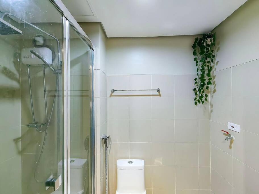 1br Unit Condotel W Balcony Fame Residences -fm01 Apartment
