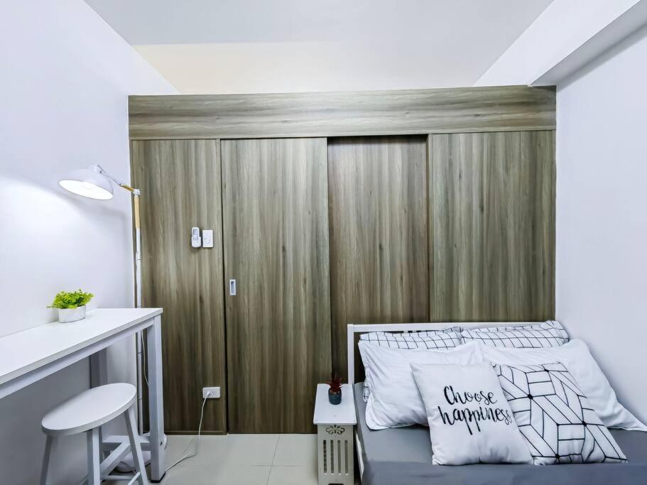 1br Unit Condotel W Balcony Fame Residences -fm01 Apartment *