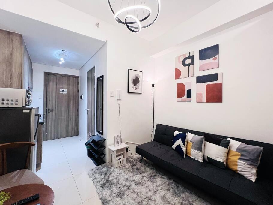 1br Unit Condotel W Balcony Fame Residences -fm01 Manila