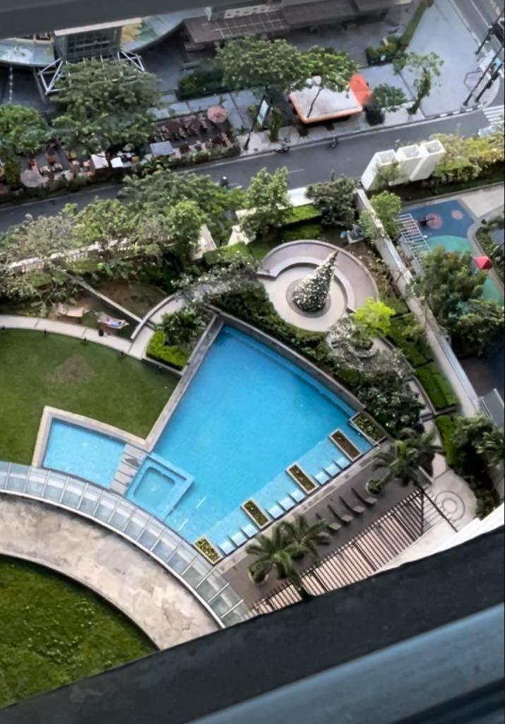 Albergue Uptown Parksuites Tower 1 *