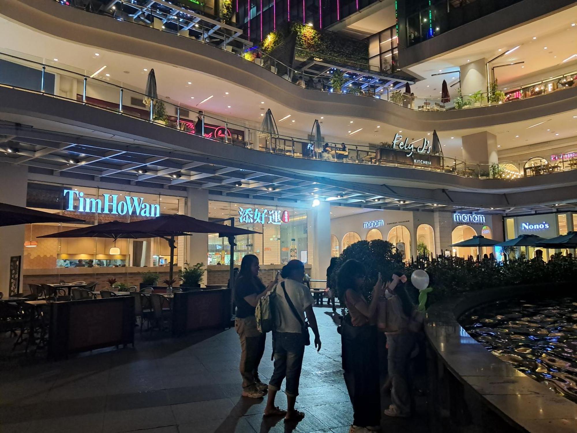 Uptown Parksuites Tower 1 Manila