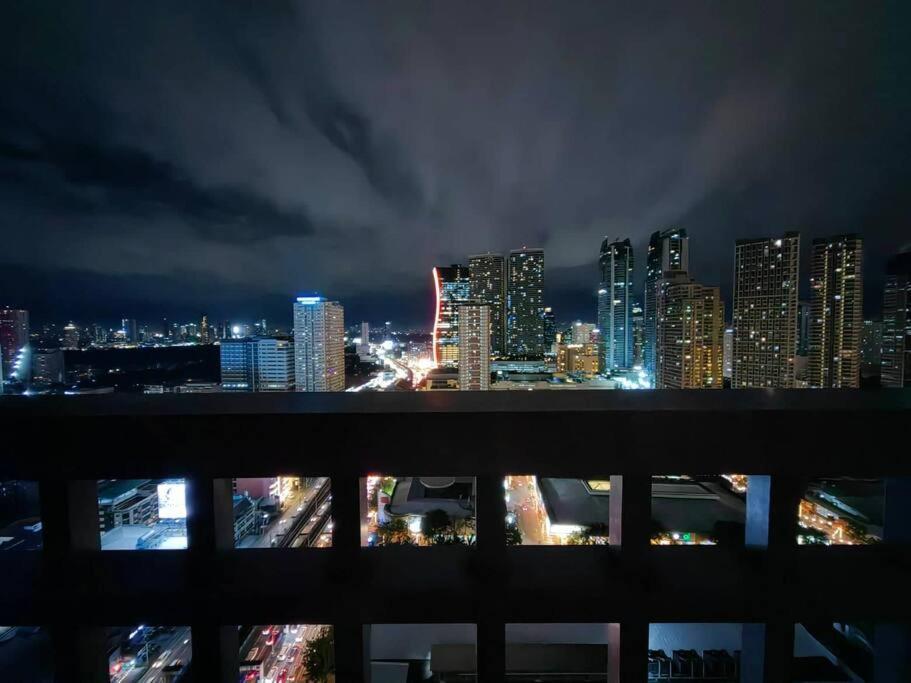 Apartment 1br Unit Condotel W Balcony Fame Residences -fm05 *