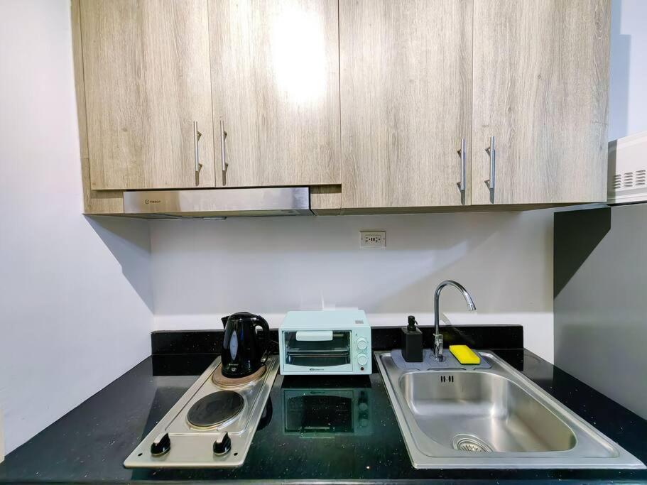 1br Unit Condotel W Balcony Fame Residences -fm05 Apartment *
