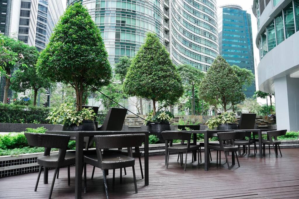 Loft 3br With Garden In Avant Bgc Parking With Fee