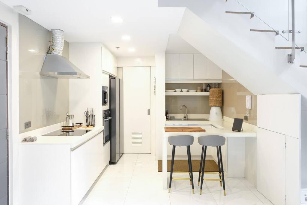 Loft 3br With Garden In Avant Bgc Parking With Fee Manila
